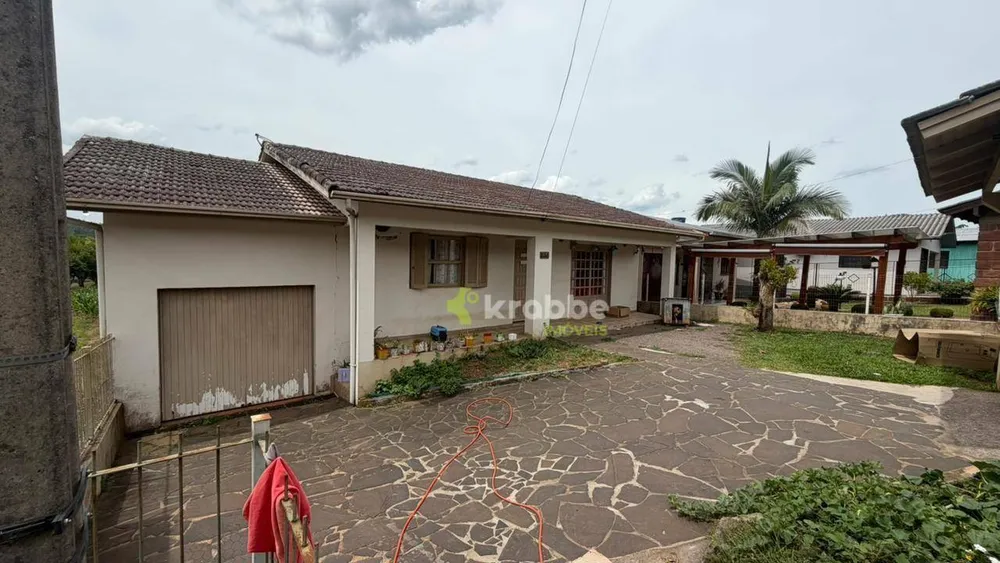 Chácara, 3 quartos, 1635 m² - Foto 2