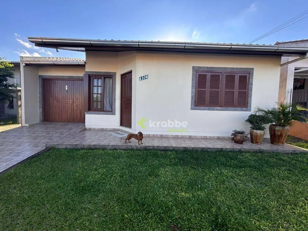 Casa, 3 quartos, 141 m² - Foto 1
