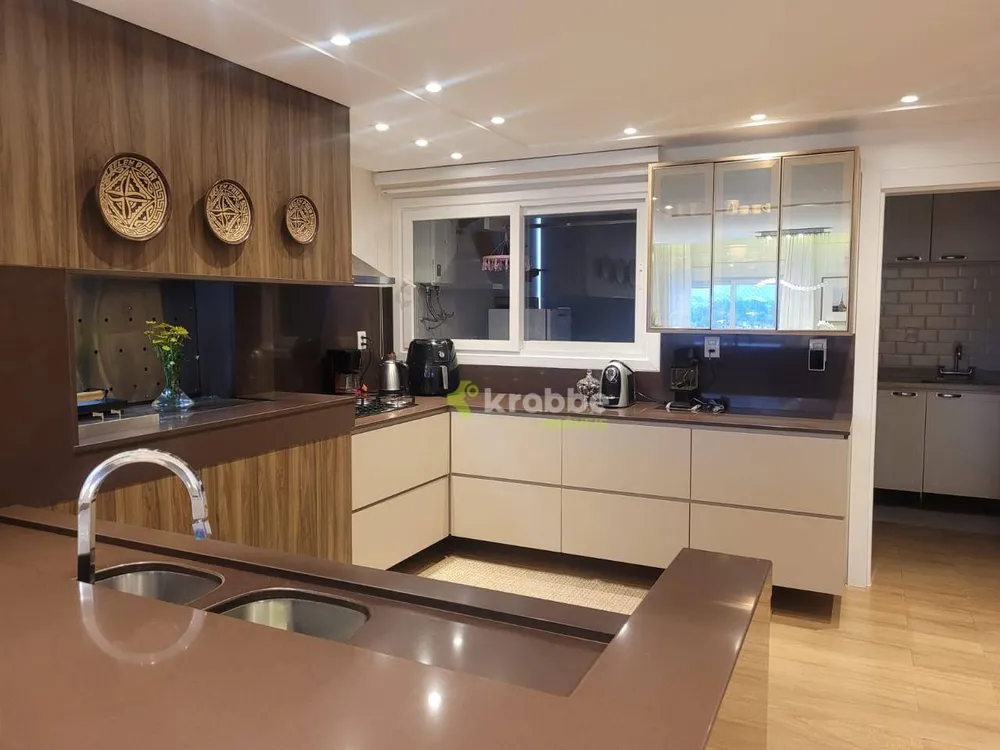 Apartamento, 3 quartos, 216 m² - Foto 6