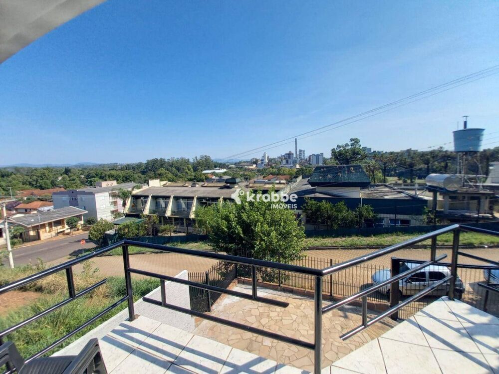 Casa à venda com 4 quartos, 221m² - Foto 7