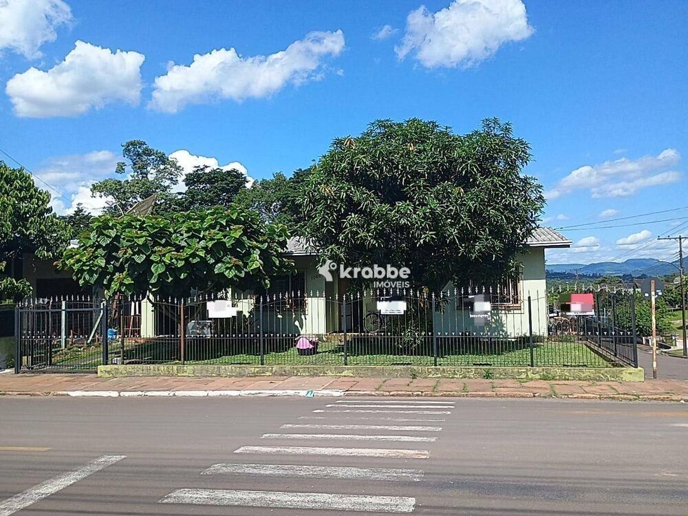 Casa, 4 quartos, 253 m² - Foto 1
