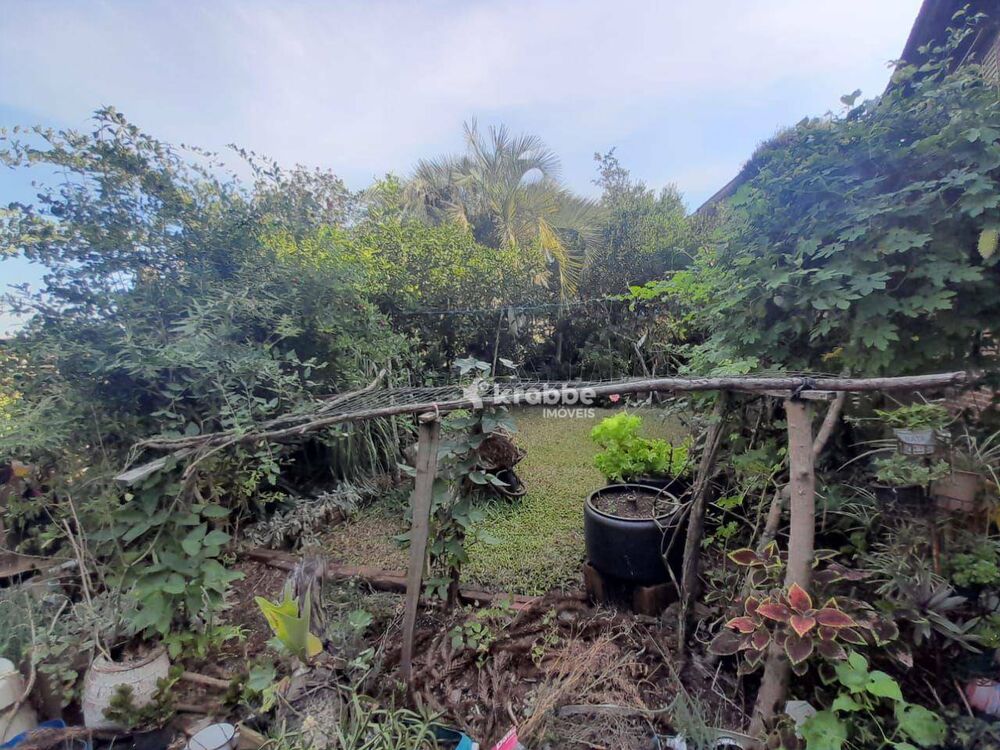 Casa à venda com 2 quartos, 60m² - Foto 8
