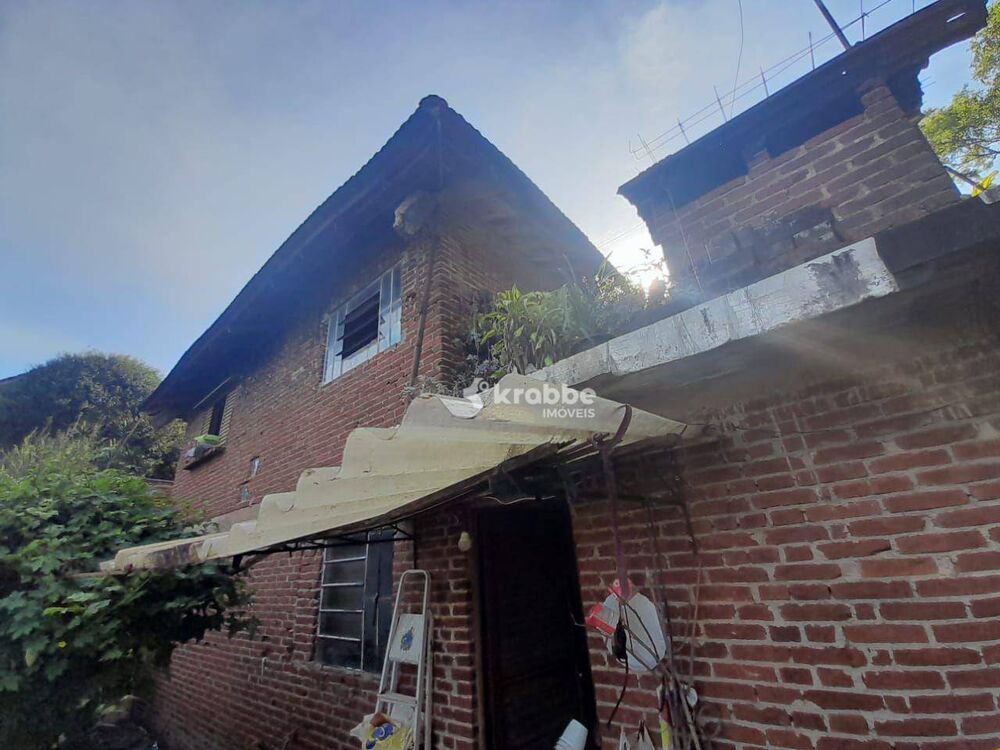 Casa à venda com 2 quartos, 60m² - Foto 2
