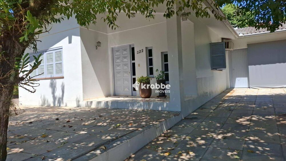 Casa, 4 quartos, 210 m² - Foto 1