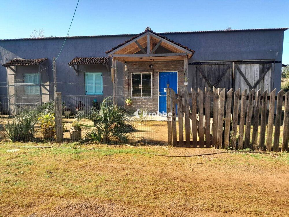 Chácara à venda com 3 quartos, 138m² - Foto 1