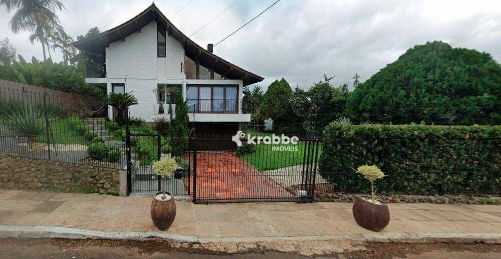 Casa à venda e aluguel com 3 quartos, 251m² - Foto 1