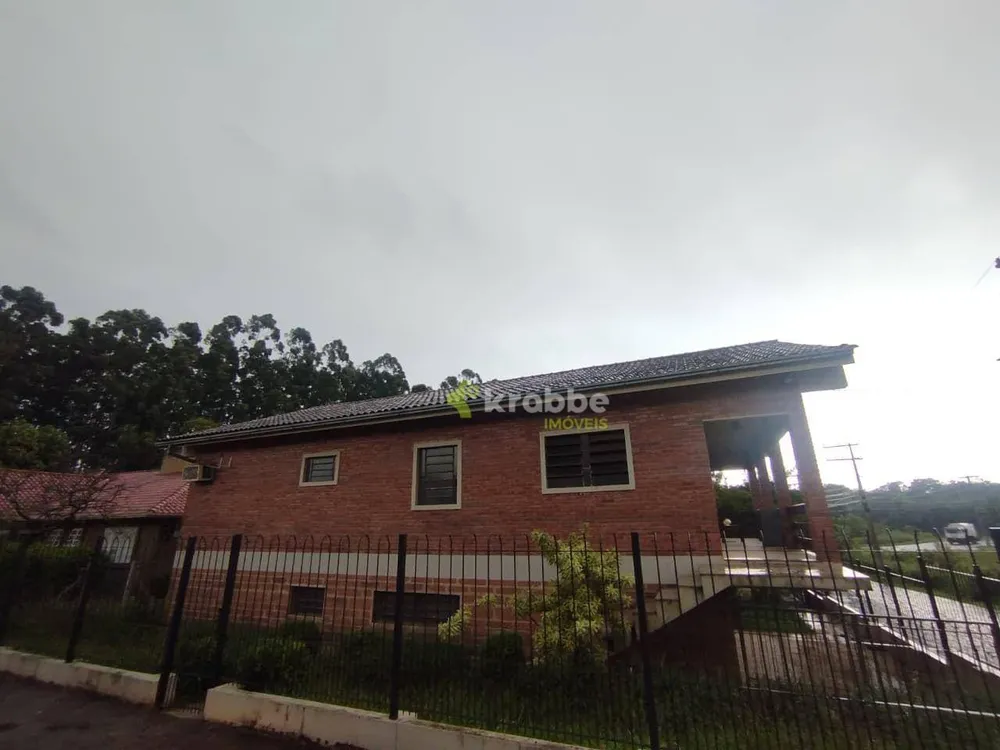 Casa, 6 quartos, 120 m² - Foto 1