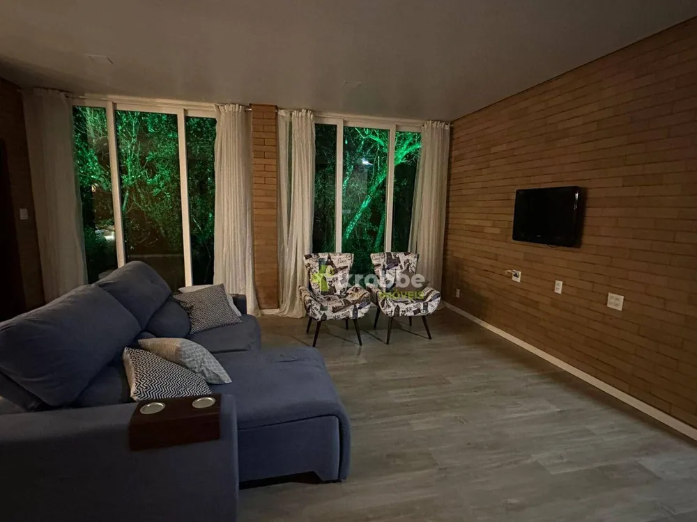 Casa, 1 quarto, 184 m² - Foto 1