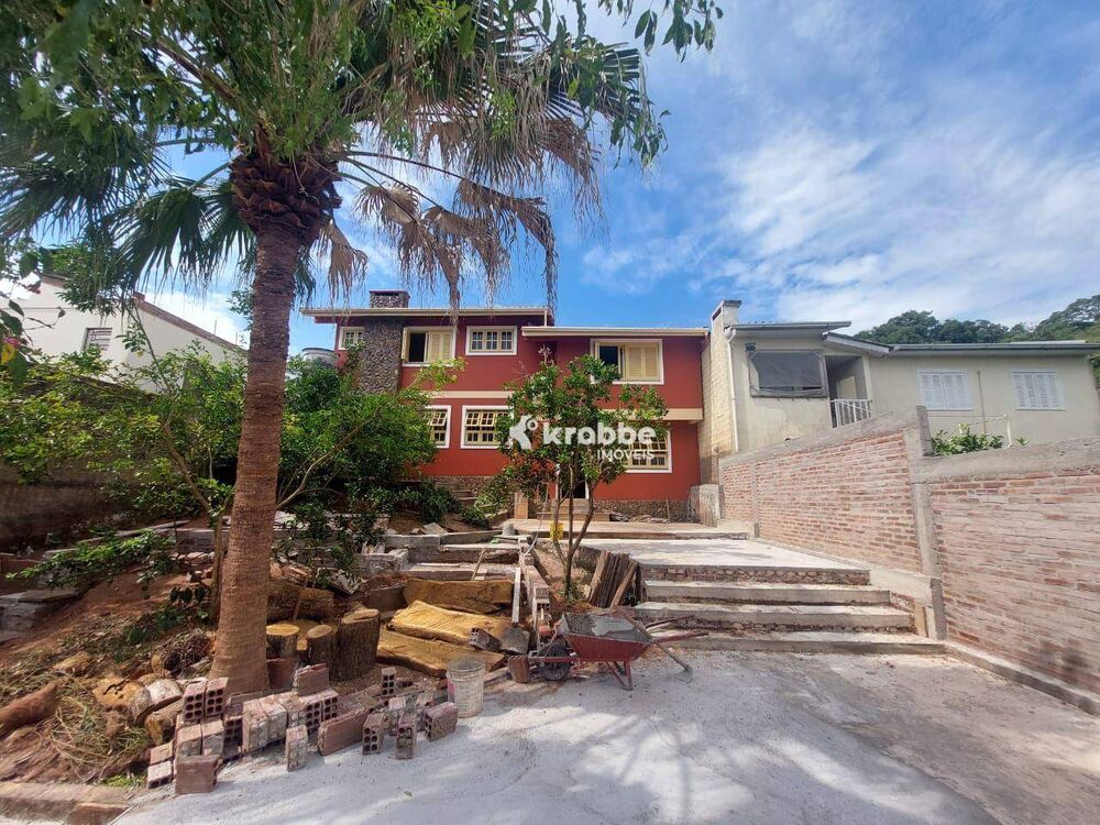 Casa para alugar com 3 quartos, 210m² - Foto 2