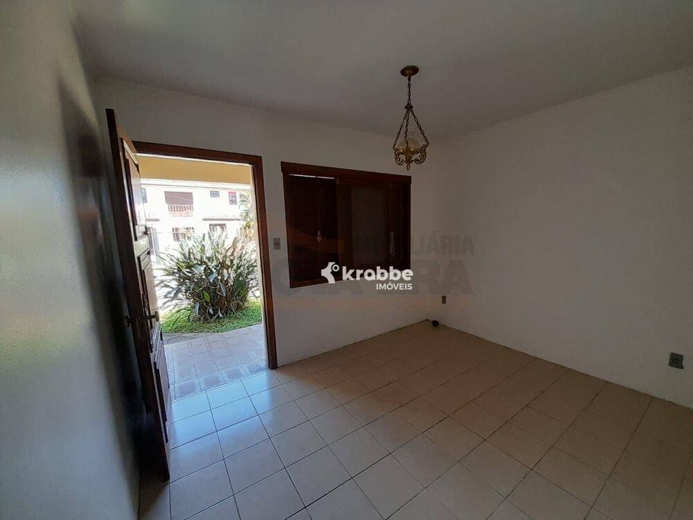Casa à venda com 3 quartos, 179m² - Foto 3