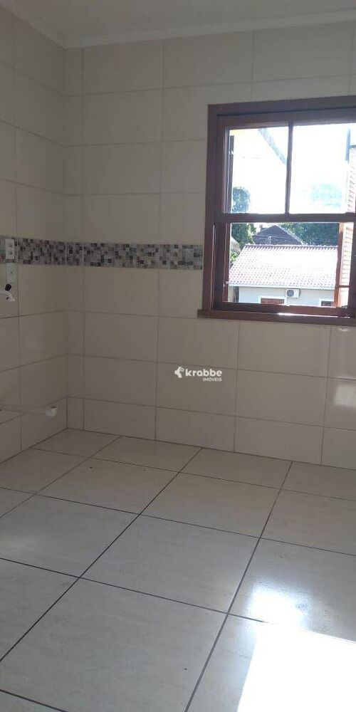 Casa à venda com 3 quartos, 201m² - Foto 3