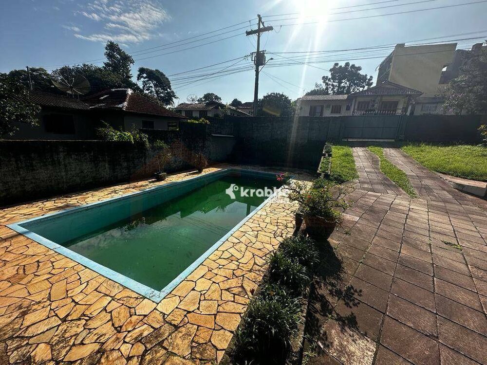 Casa, 5 quartos, 258 m² - Foto 1