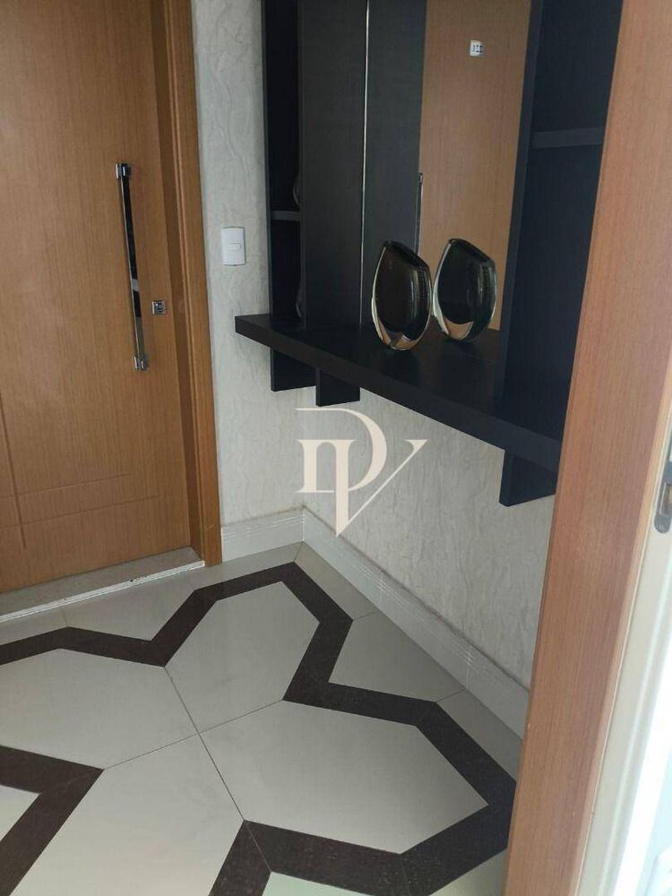 Apartamento à venda com 3 quartos, 229m² - Foto 2
