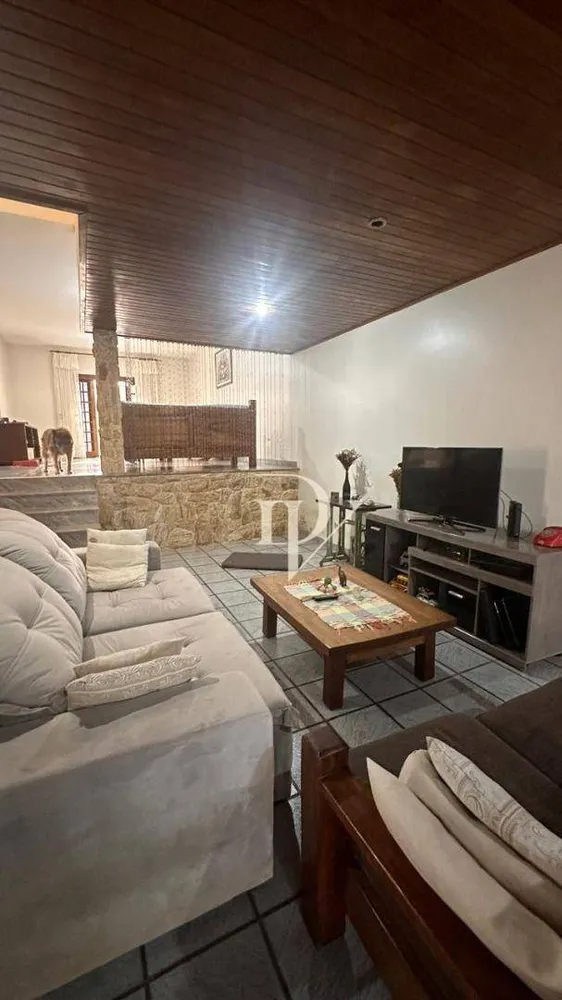 Casa, 3 quartos, 258 m² - Foto 4