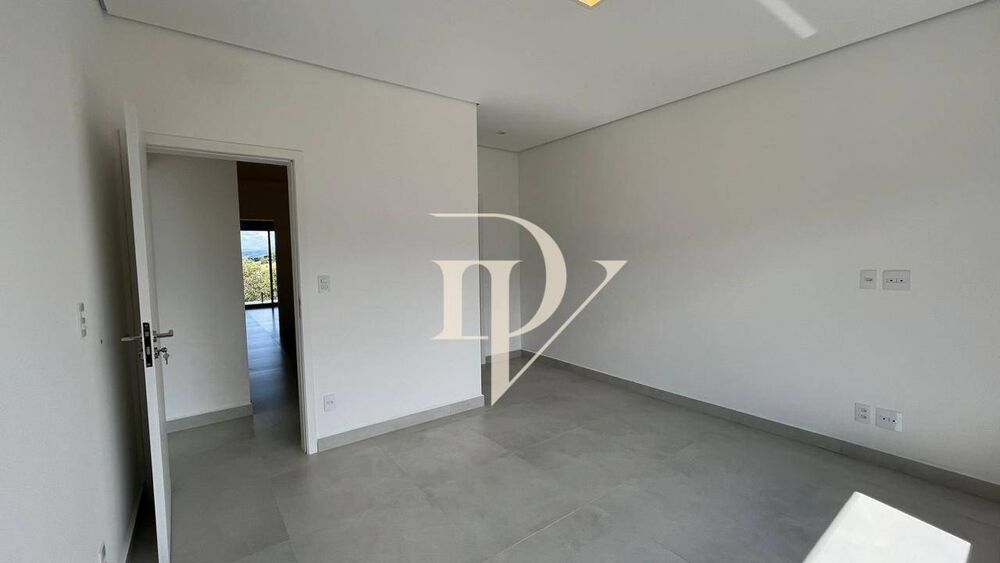 Casa de Condomínio à venda com 3 quartos, 224m² - Foto 4