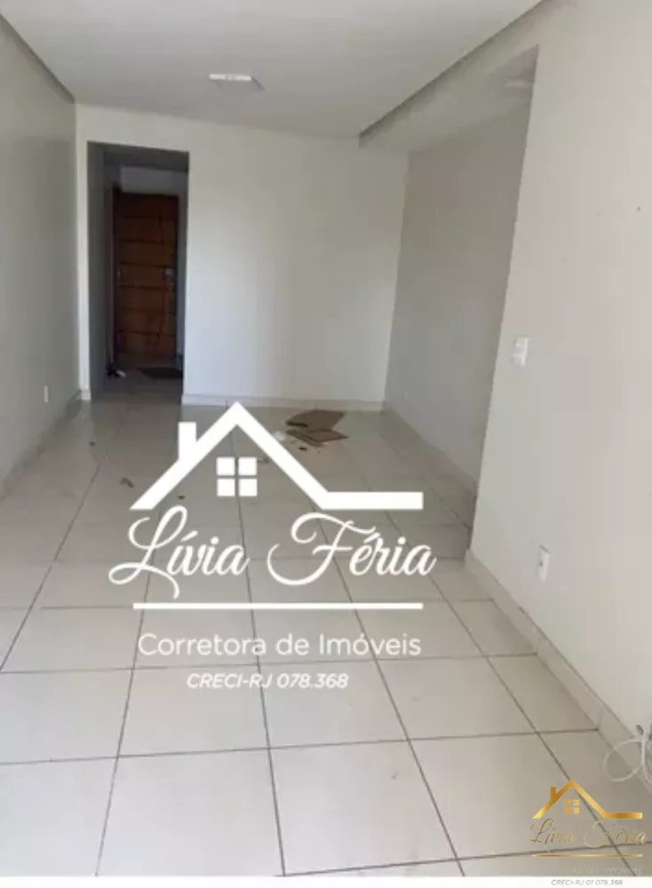 Apartamento à venda com 2 quartos, 70m² - Foto 2