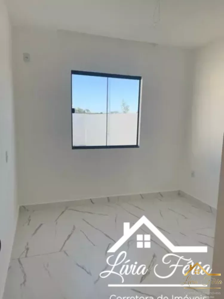 Casa à venda com 2 quartos, 50m² - Foto 2