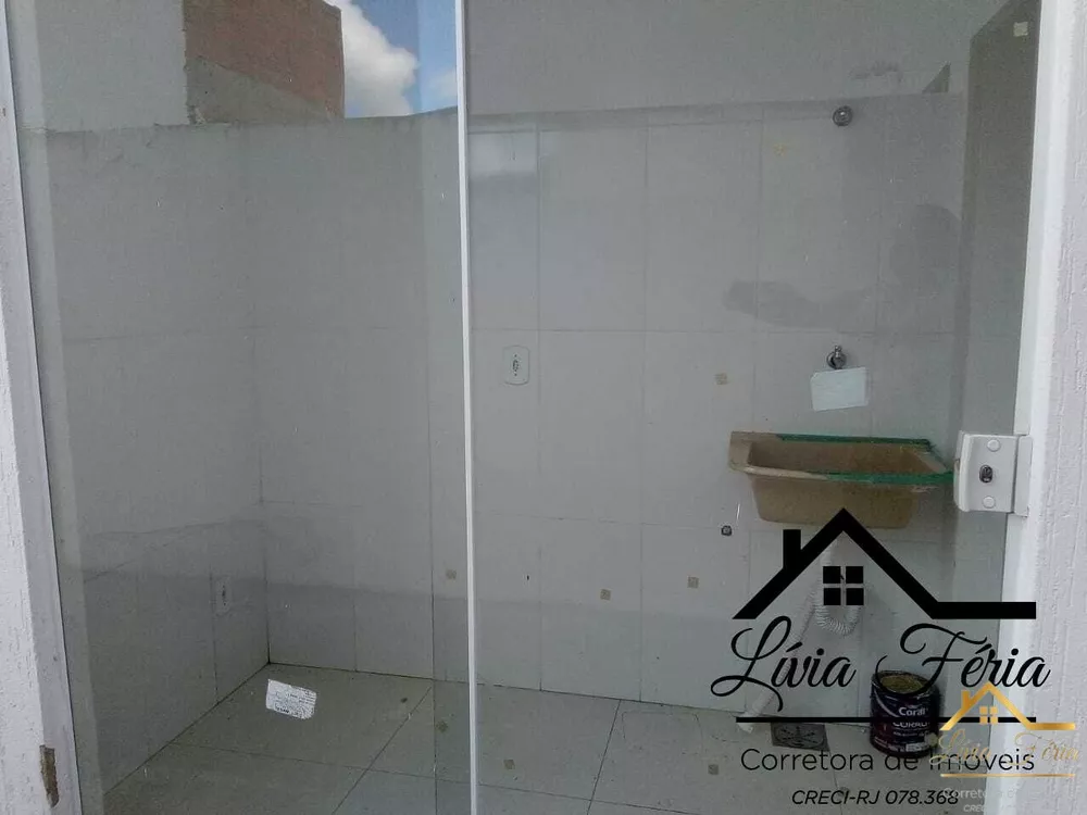 Casa à venda com 2 quartos, 80m² - Foto 2