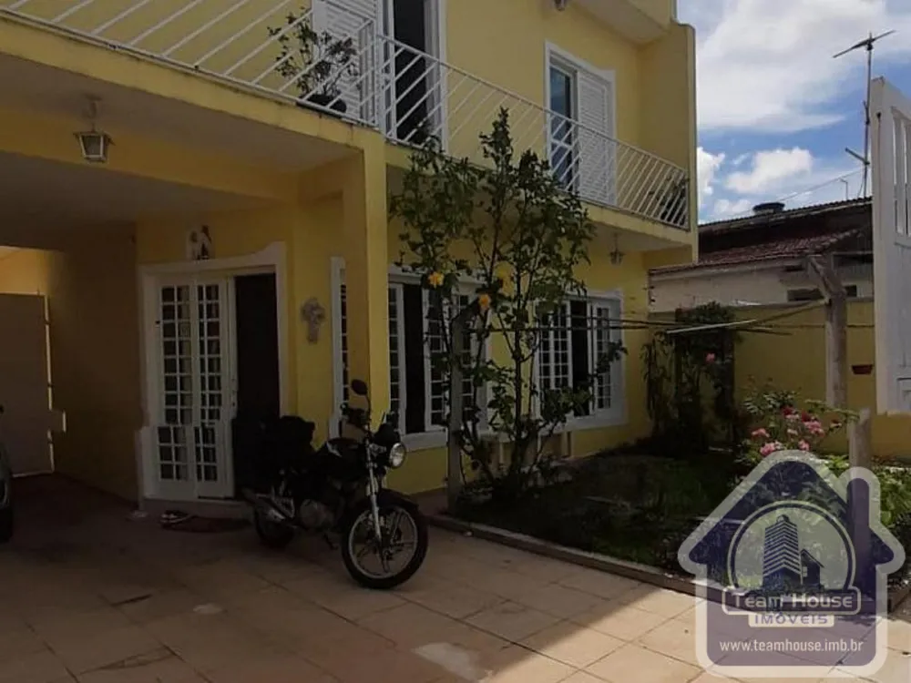 Sobrado, 3 quartos, 271 m² - Foto 1