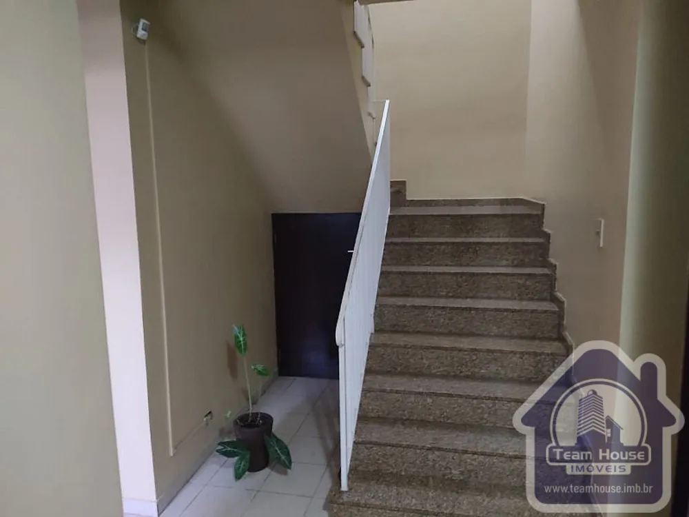 Sobrado, 3 quartos, 244 m² - Foto 1