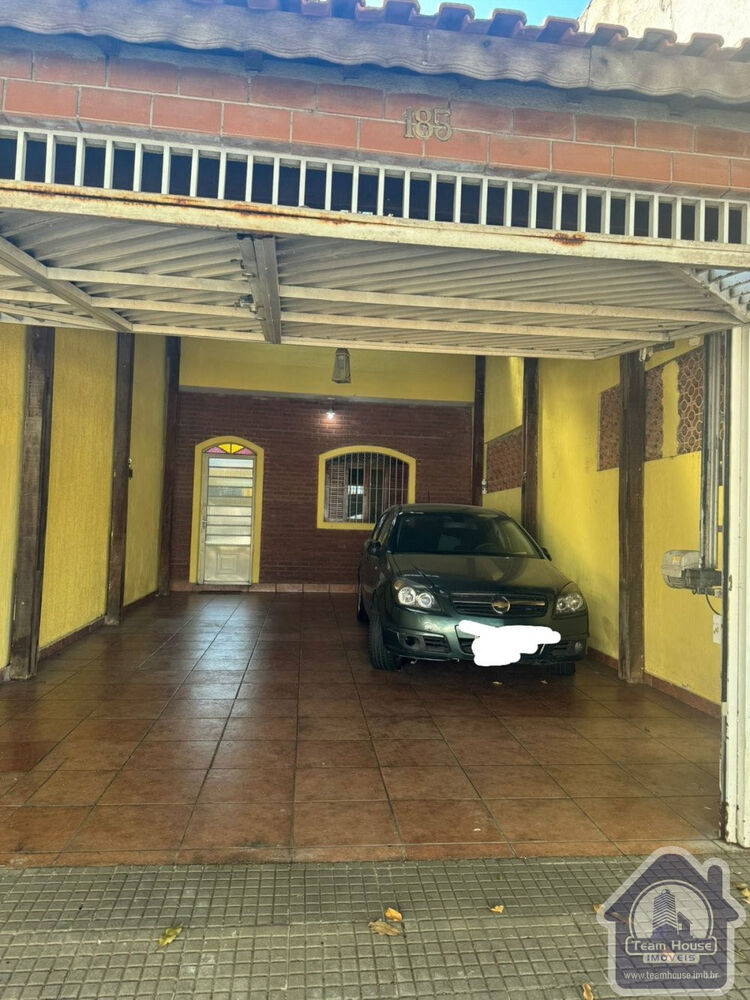 Casa à venda com 3 quartos, 150m² - Foto 1