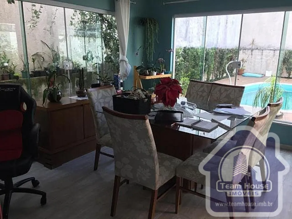 Sobrado, 3 quartos, 236 m² - Foto 1