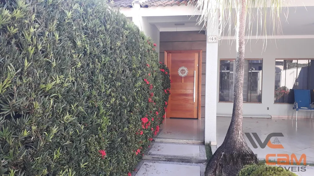 Casa, 3 quartos, 226 m² - Foto 1