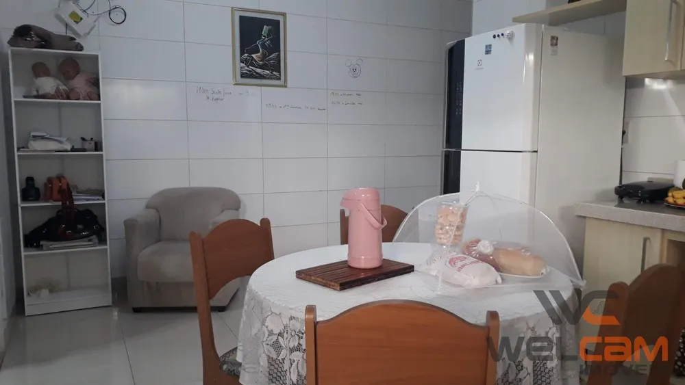 Casa, 3 quartos, 226 m² - Foto 3