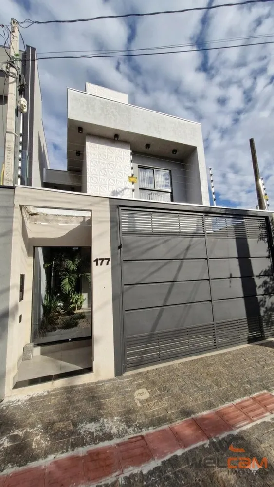Sobrado, 3 quartos, 206 m² - Foto 1