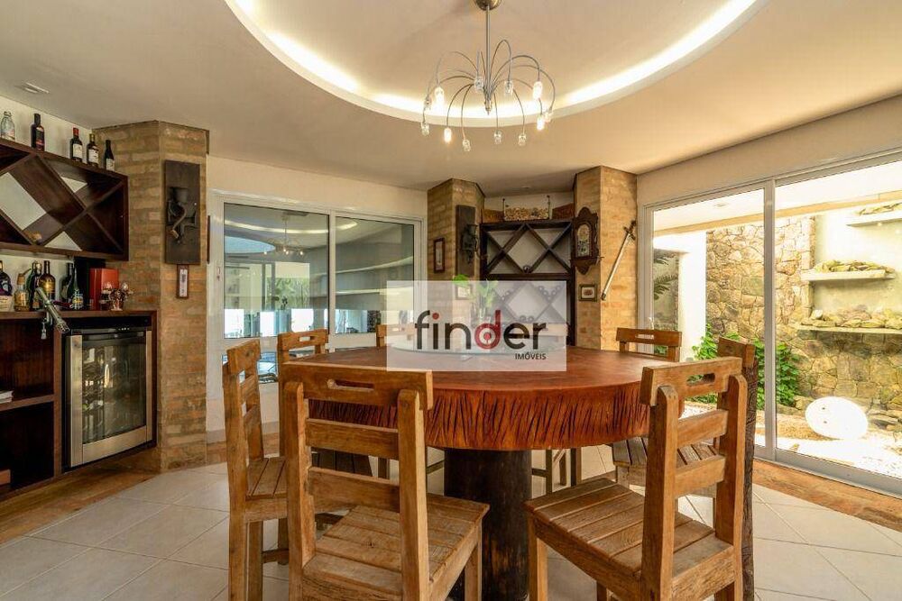 Casa, 10 quartos, 1411 m² - Foto 2