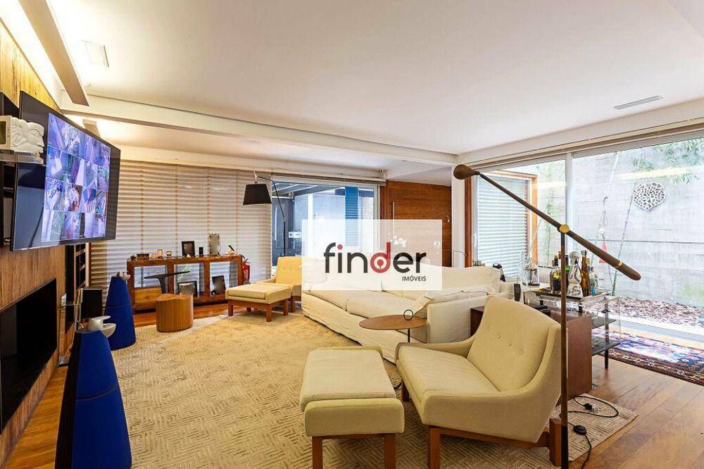 Casa à venda com 3 quartos, 245m² - Foto 1