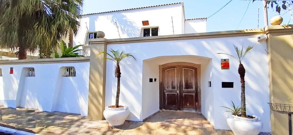 Casa à venda com 4 quartos, 475m² - Foto 1
