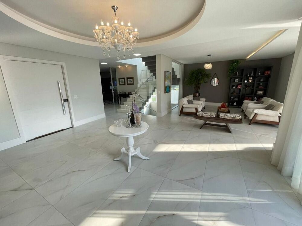Casa à venda com 5 quartos, 570m² - Foto 2