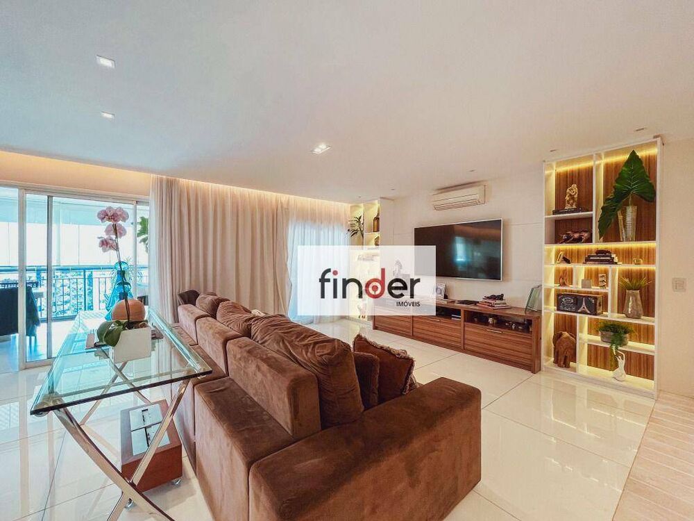 Apartamento à venda com 3 quartos, 234m² - Foto 2