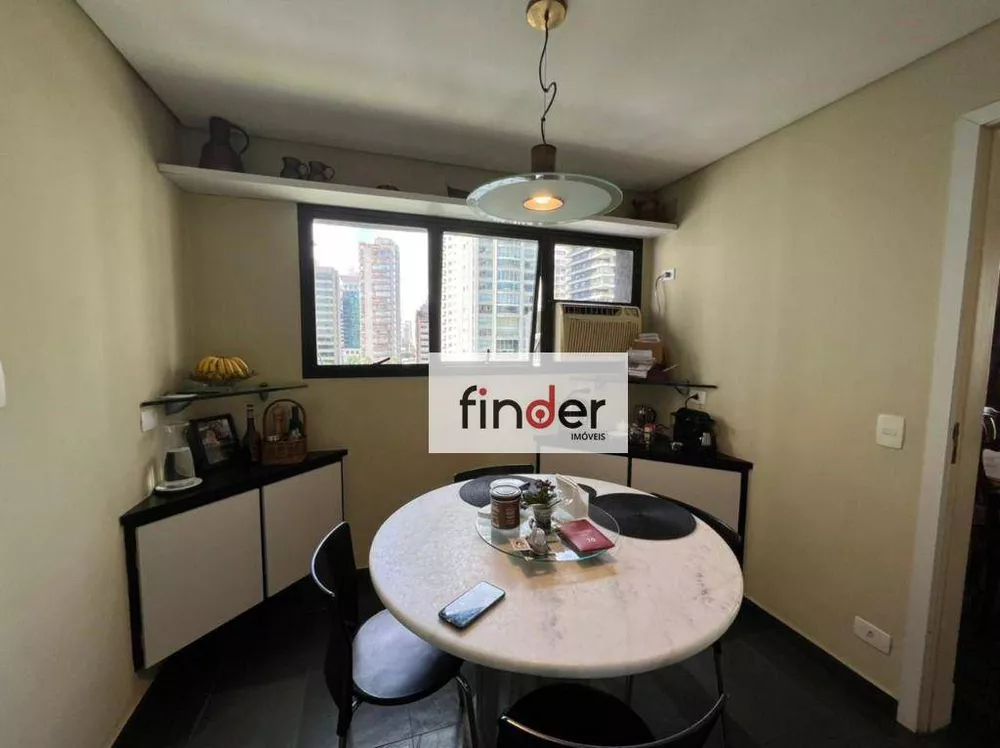 Apartamento, 3 quartos, 220 m² - Foto 2