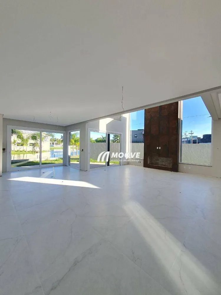 Sobrado, 3 quartos, 269 m² - Foto 4