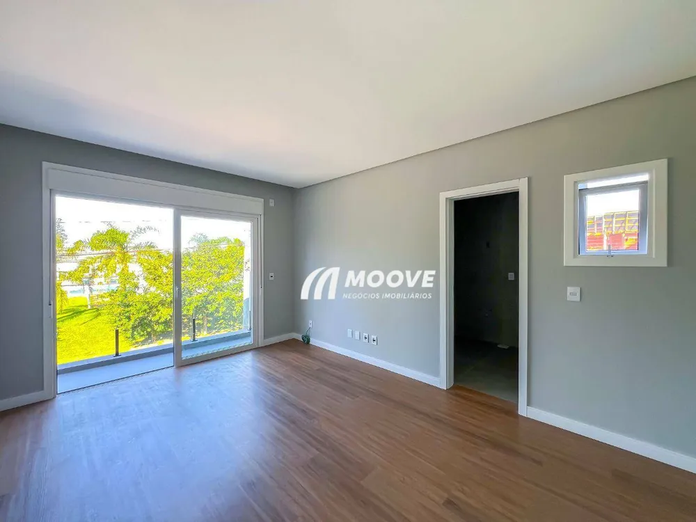 Sobrado, 3 quartos, 242 m² - Foto 1