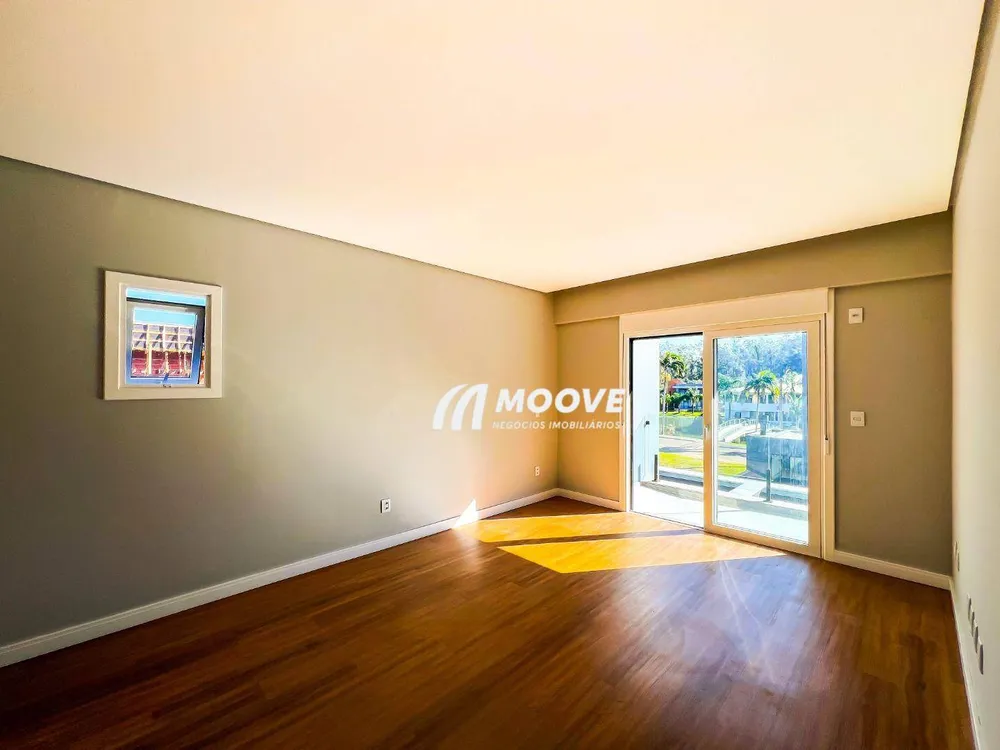 Sobrado, 3 quartos, 242 m² - Foto 2