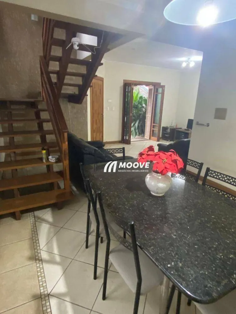 Casa, 3 quartos, 180 m² - Foto 2