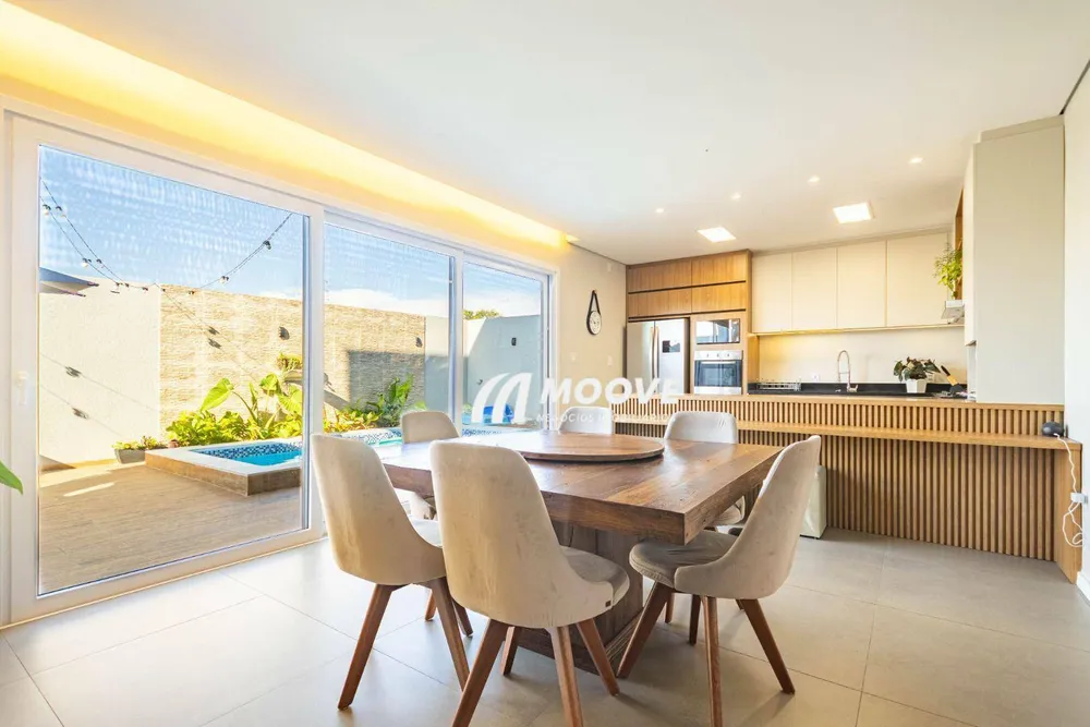 Sobrado, 3 quartos, 324 m² - Foto 1