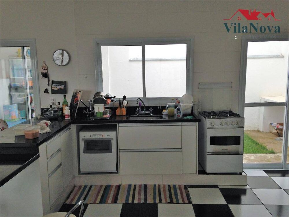 Casa à venda com 3 quartos, 240m² - Foto 5