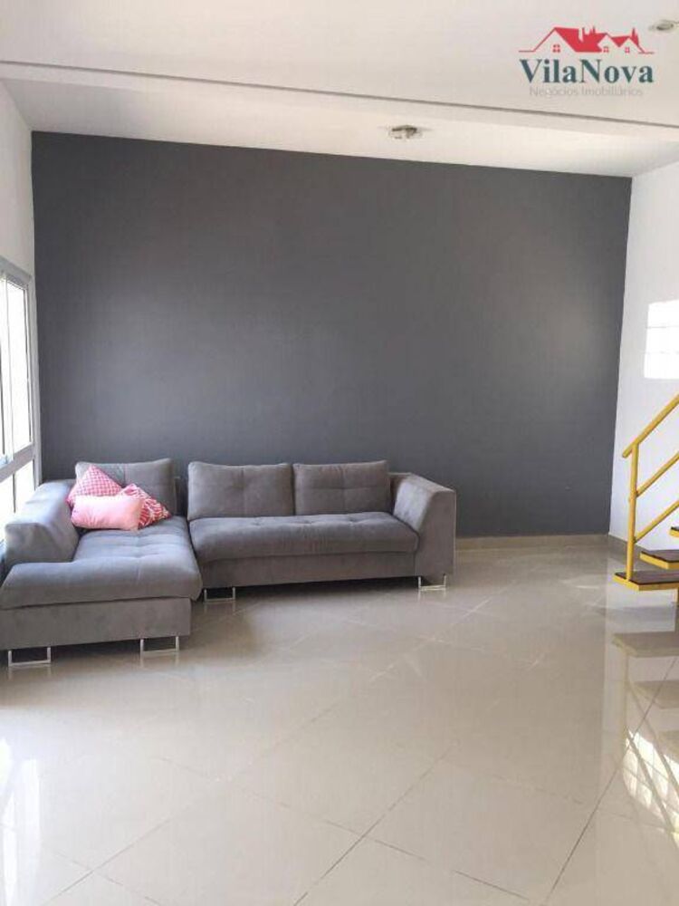 Casa à venda com 3 quartos, 240m² - Foto 2