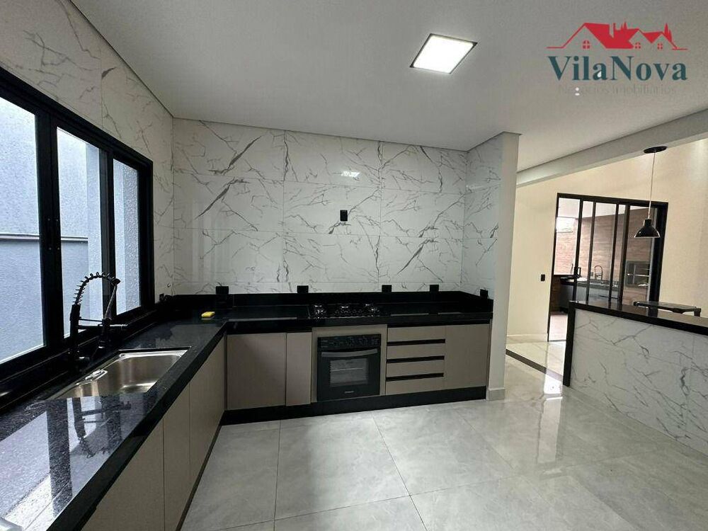 Casa à venda com 3 quartos, 220m² - Foto 1