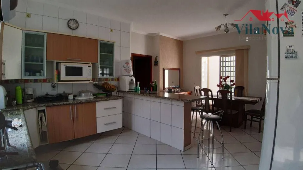Casa, 3 quartos, 188 m² - Foto 3