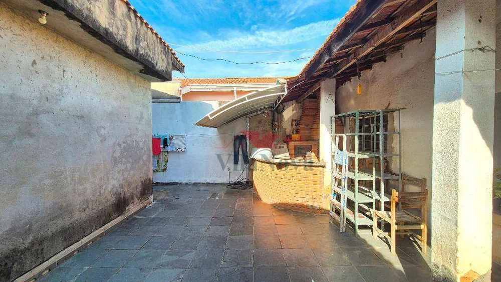 Casa, 3 quartos, 222 m² - Foto 1