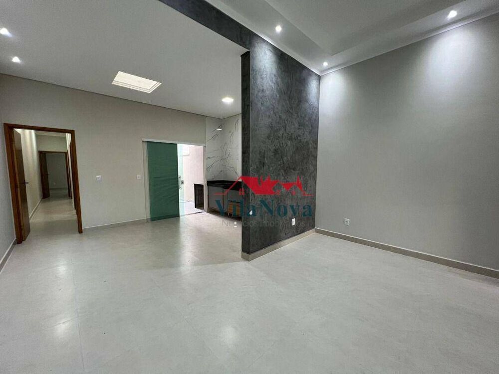 Casa à venda com 3 quartos, 115m² - Foto 1