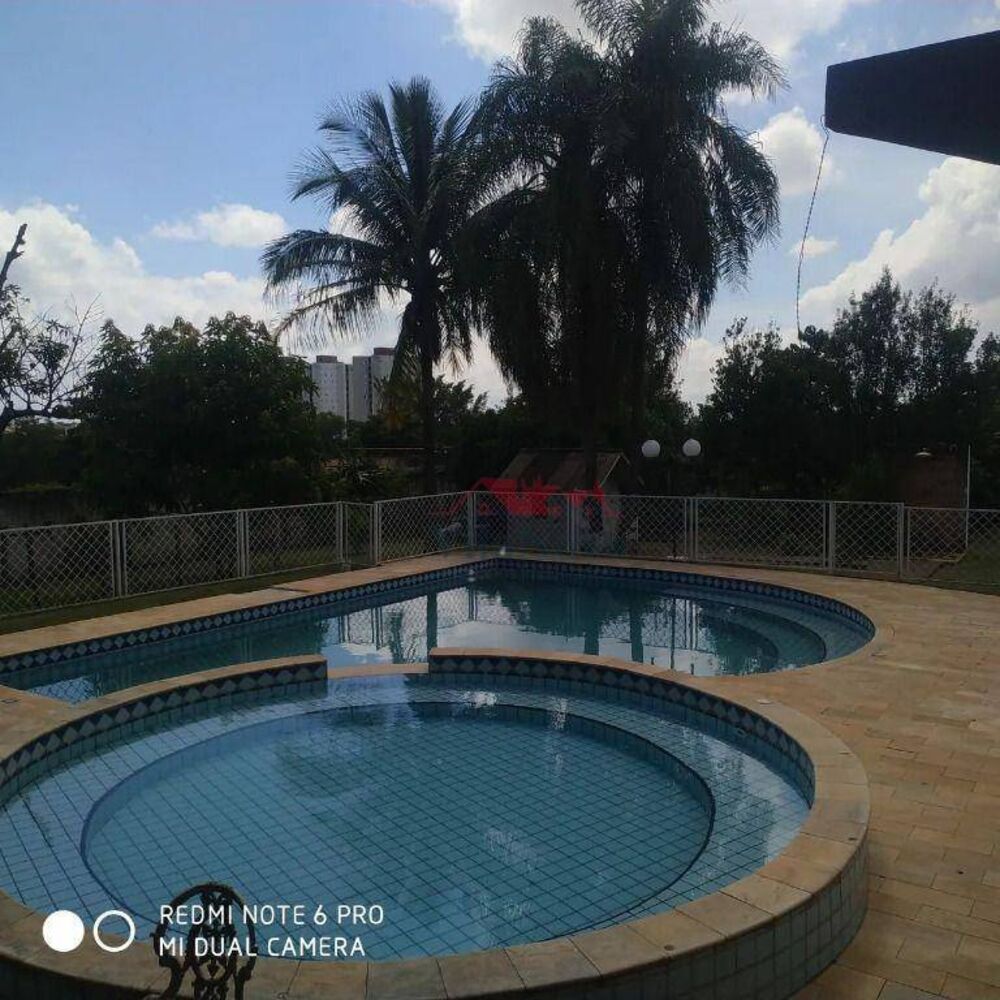 Chácara à venda com 5 quartos, 447m² - Foto 2