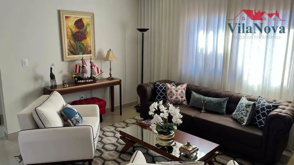 Casa, 3 quartos, 264 m² - Foto 1