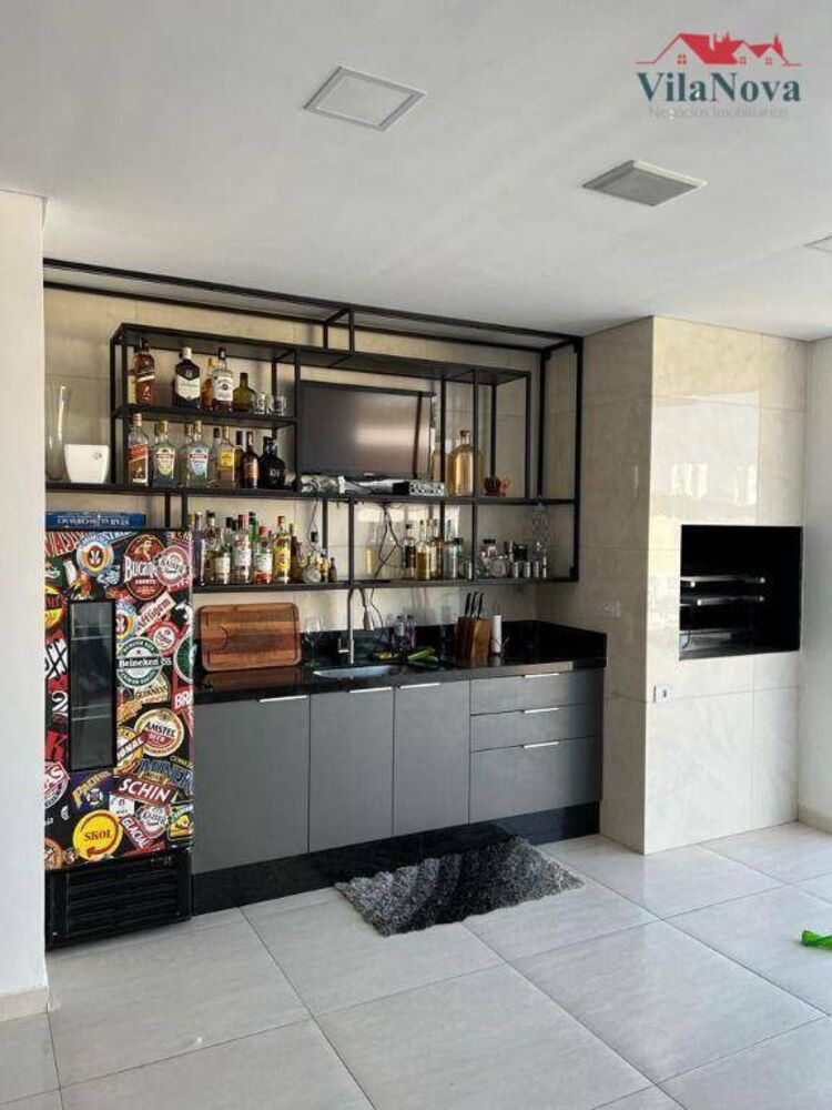 Casa de Condomínio à venda com 4 quartos, 304m² - Foto 2