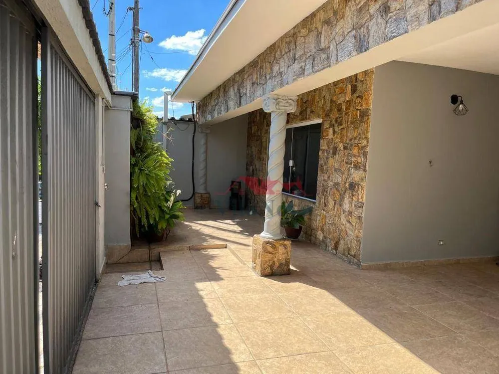 Casa, 3 quartos, 211 m² - Foto 2